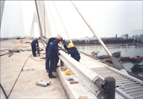 女人张开腿让男人添