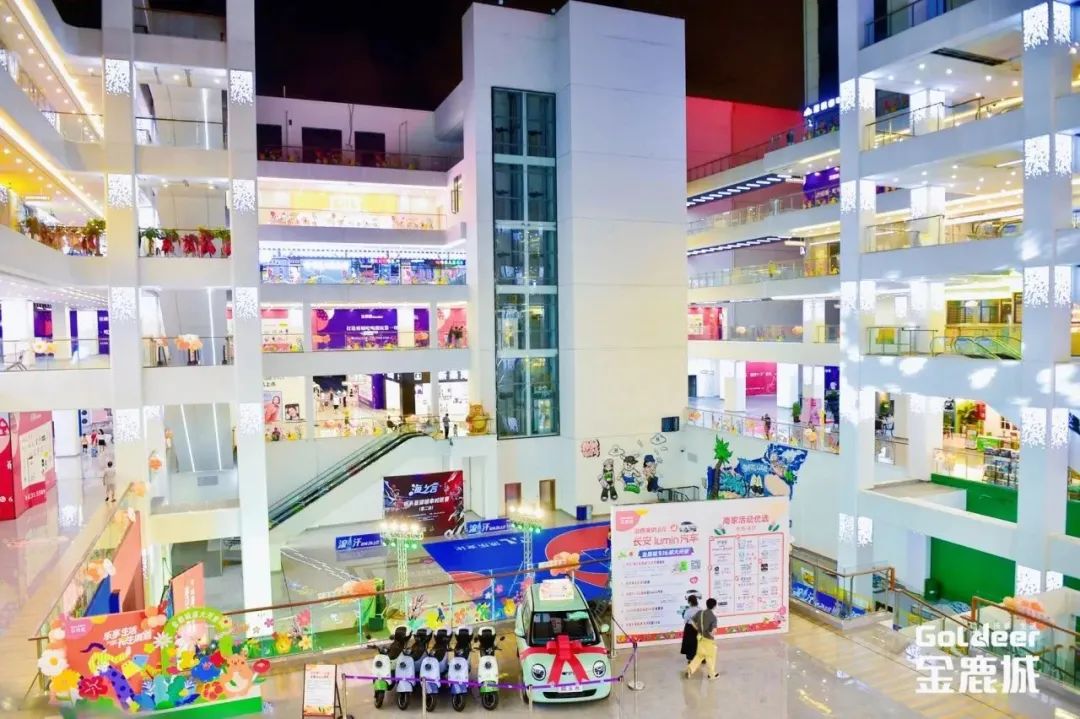 女人张开腿让男人添