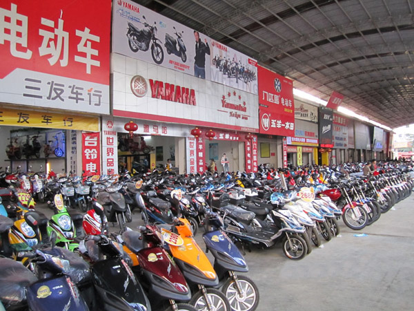 女人张开腿让男人添