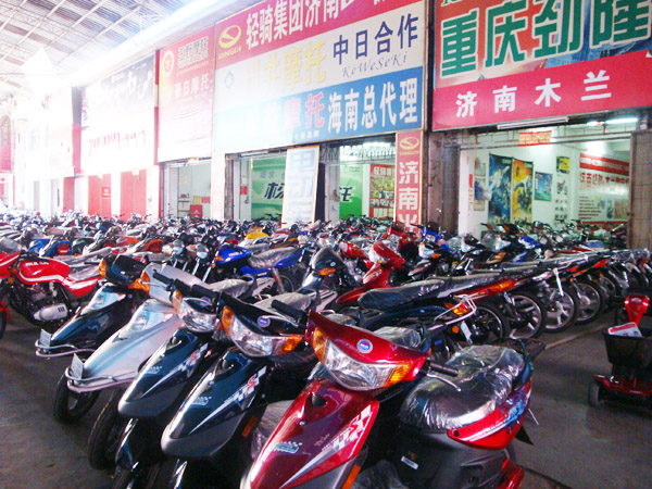 女人张开腿让男人添