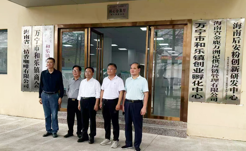 女人张开腿让男人添