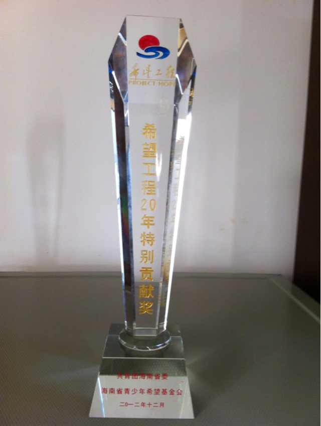 女人张开腿让男人添